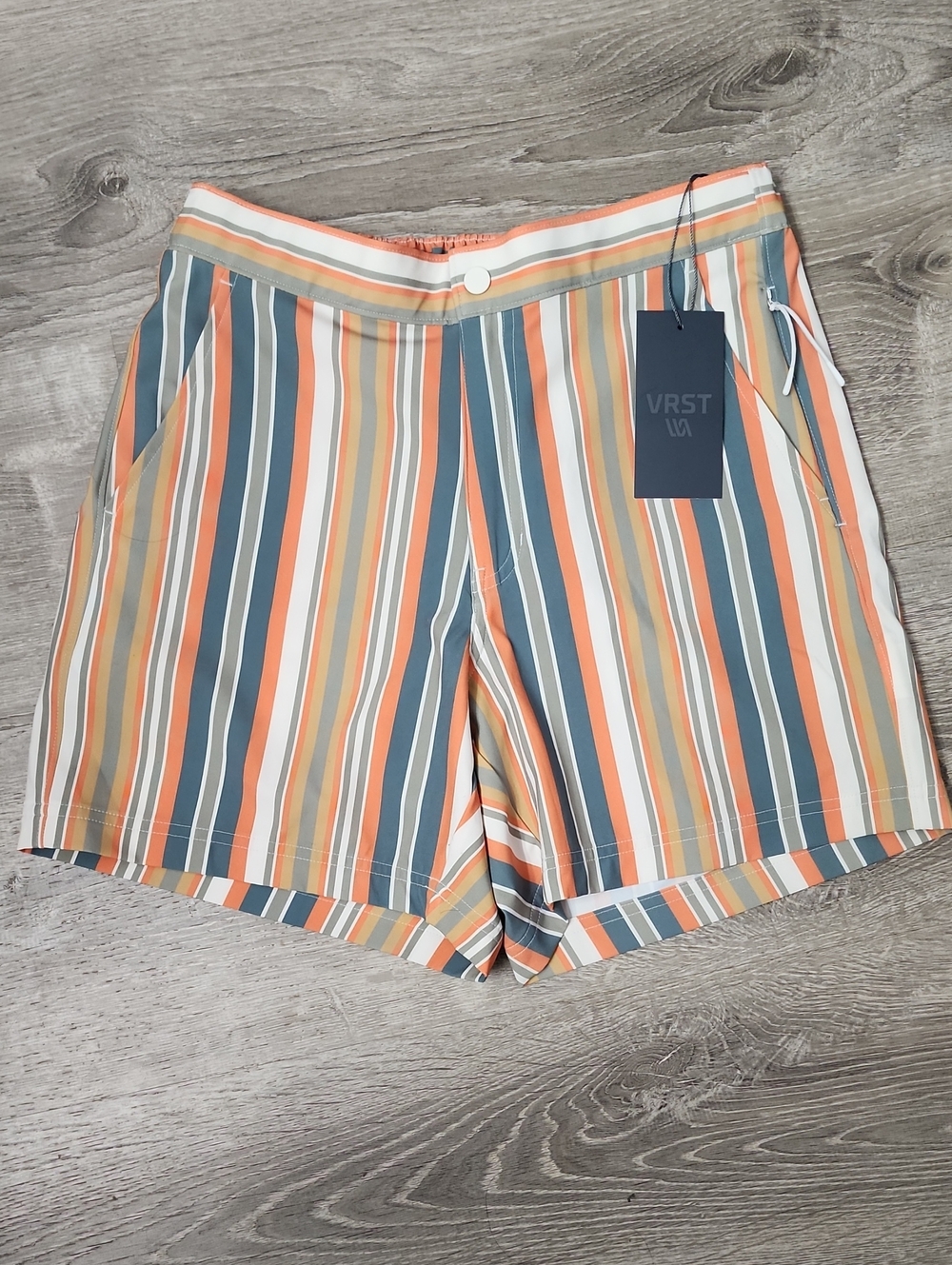 VRST Men's 6" Resort Short In Multi Easy Stripe Size Small Relaxed Fit New